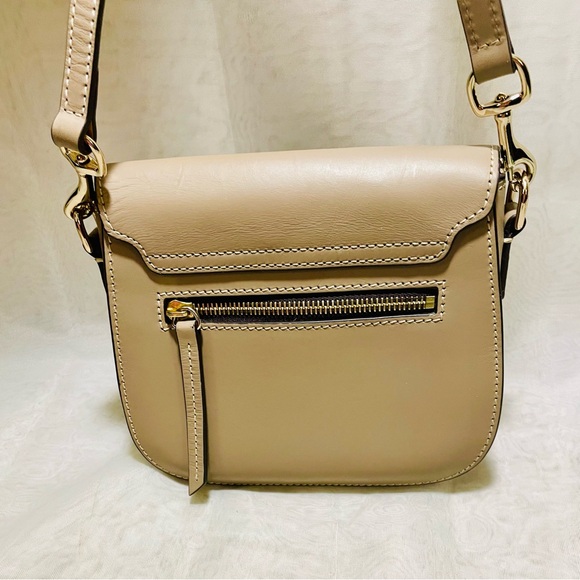 Dooney & Bourke Wexford Leather Saddle Crossbody Bag - Picture 4 of 15